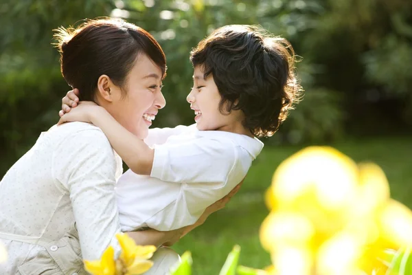 Ý nghĩa Mơ về người nhà đánh con gì Ý nghĩa Mơ về người nhà đánh con gì