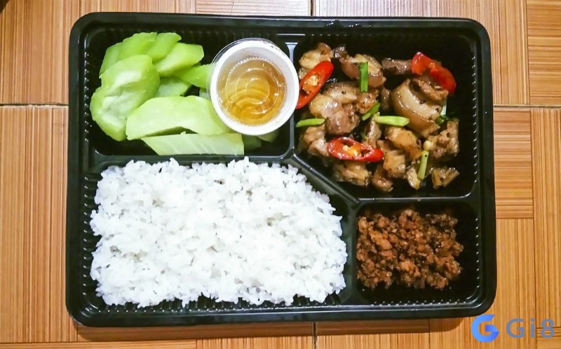 Ngủ mơ thấy ăn cơm ở ngoài tiệm là cảnh báo nên cẩn thận với mọi người xung quanh Ngủ mơ thấy ăn cơm ở ngoài tiệm là cảnh báo nên cẩn thận với mọi người xung quanh