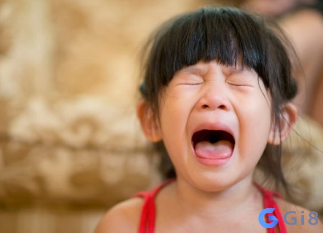 Mơ thấy bé gái khóc là dự báo nỗi buồn trong cuộc sống Mơ thấy bé gái khóc là dấu hiệu của sự lo lắng hoặc nỗi buồn trong cuộc sống